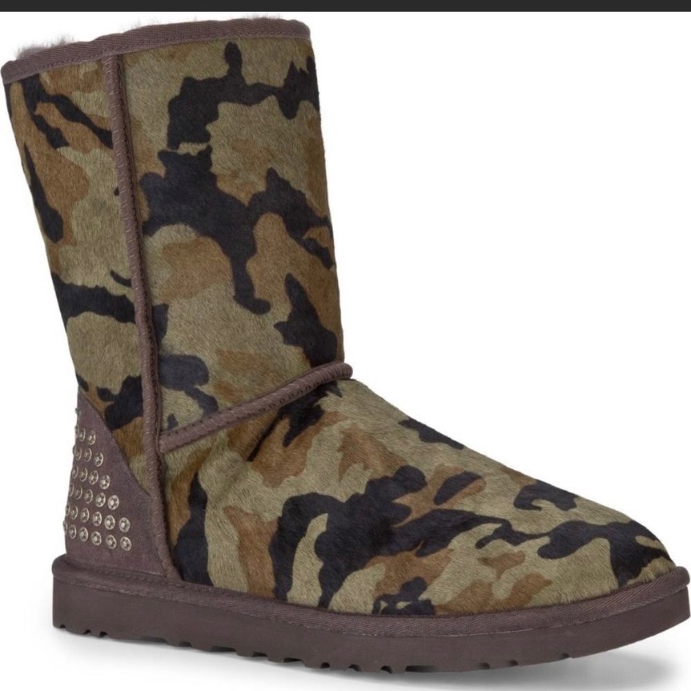 UGG NWT Green Camo Rowland Calf Hair Boots size 7